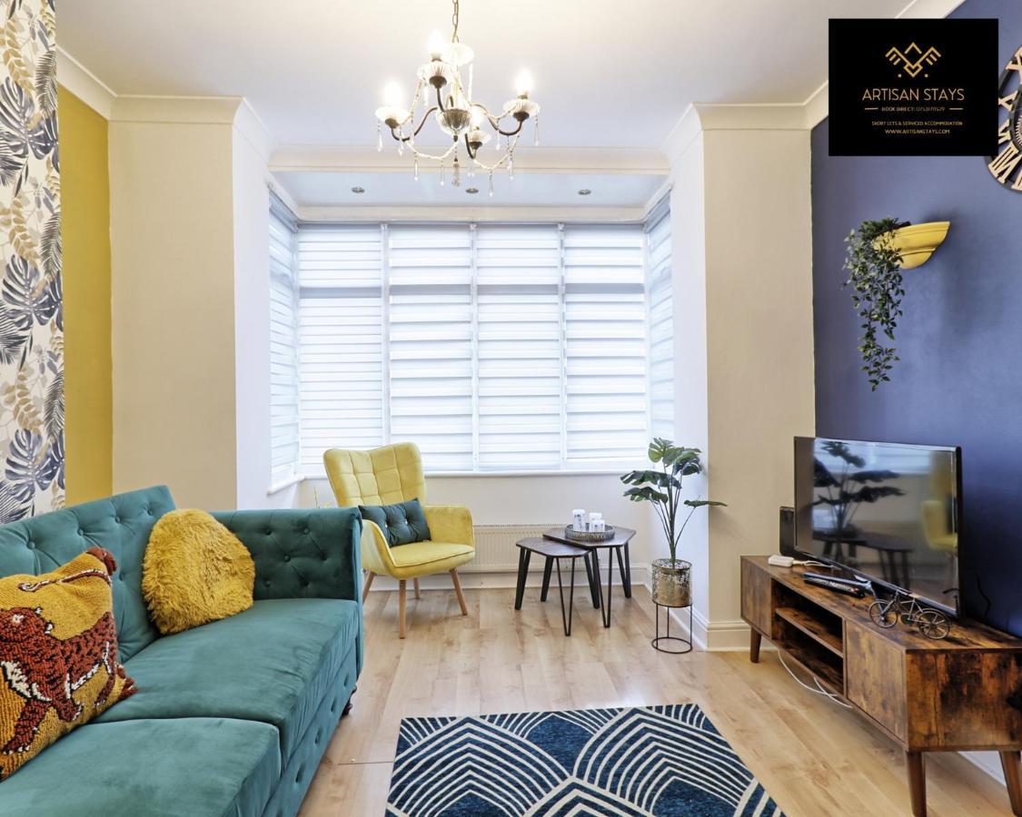 Stunning Tropical Oasis In Southend-On-Sea By Artisan Stays I Weekly Or Monthly Stay Offer I Free Parking I Sleeps 7 Екстериор снимка