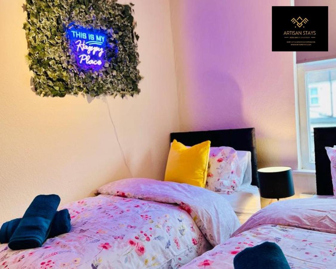 Stunning Tropical Oasis In Southend-On-Sea By Artisan Stays I Weekly Or Monthly Stay Offer I Free Parking I Sleeps 7 Екстериор снимка